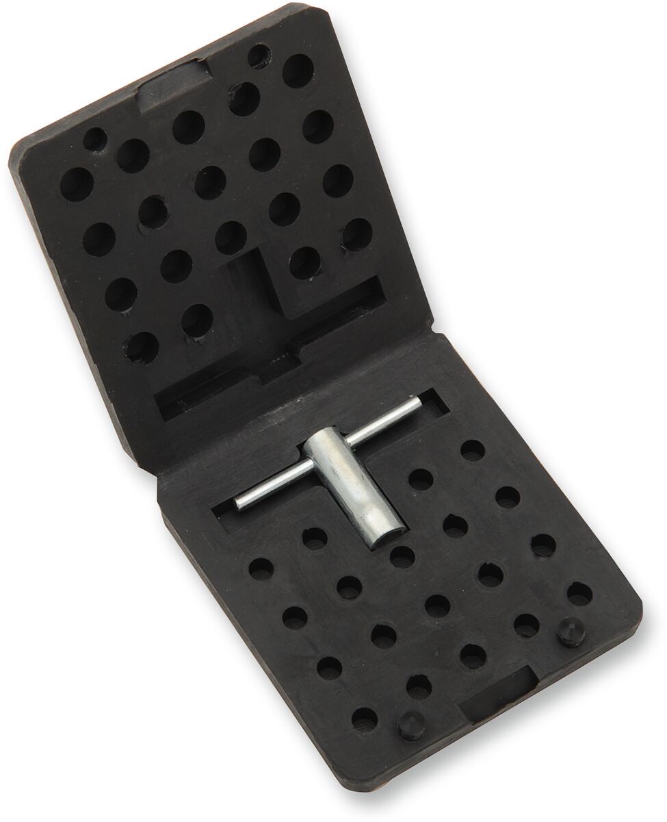 Parts Unlimited Jet Carrier W/Wrench Mik.